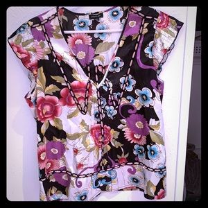 🎯NWOT Colorful Flutter sleeved top Sz S🎯